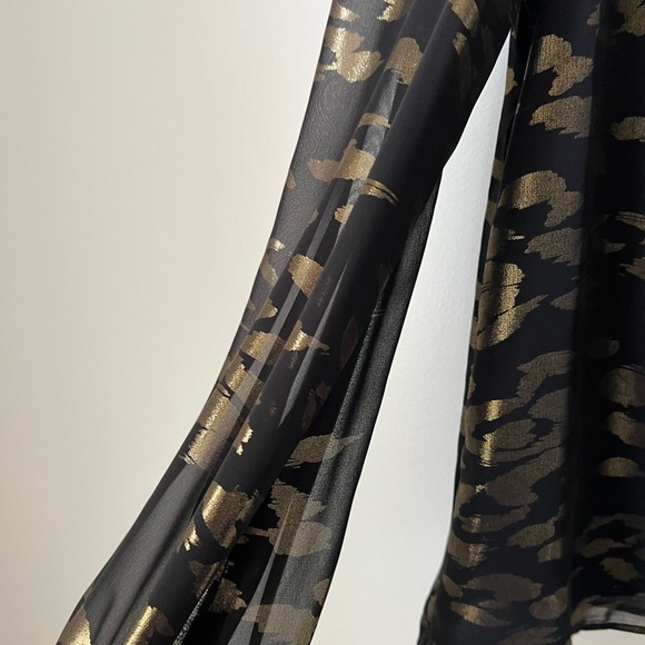 Evereve Adele Leopard Shine Top - Picture 2 of 6